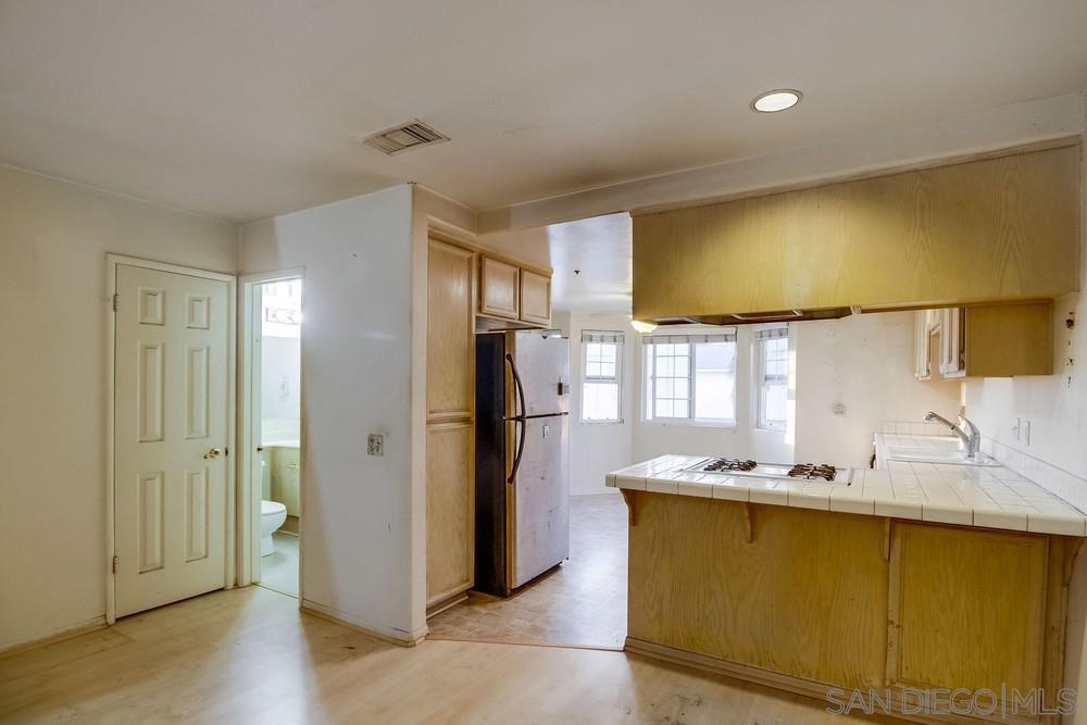 244 Evergreen Ave # F