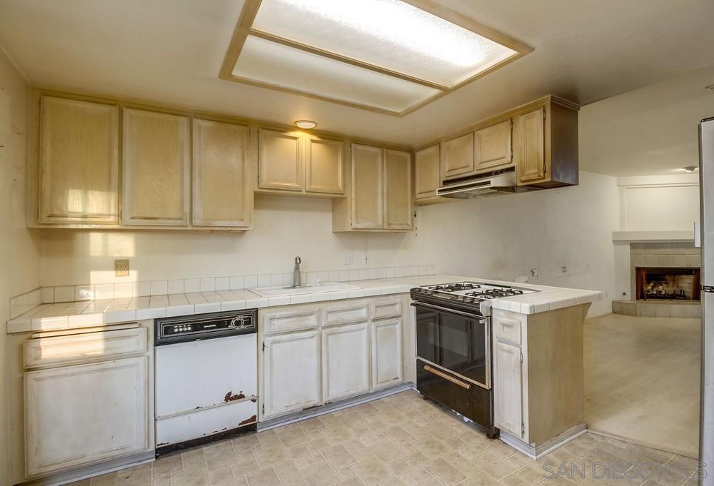 244 Evergreen Ave # F