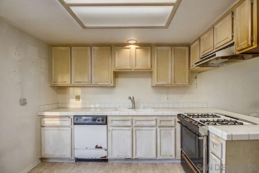 244 Evergreen Ave # F