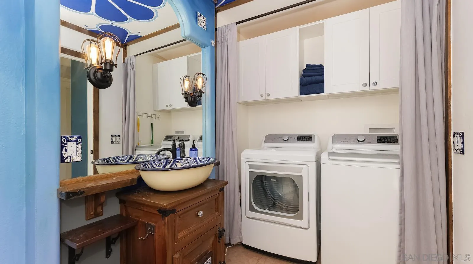 6242 Caminito Luisito