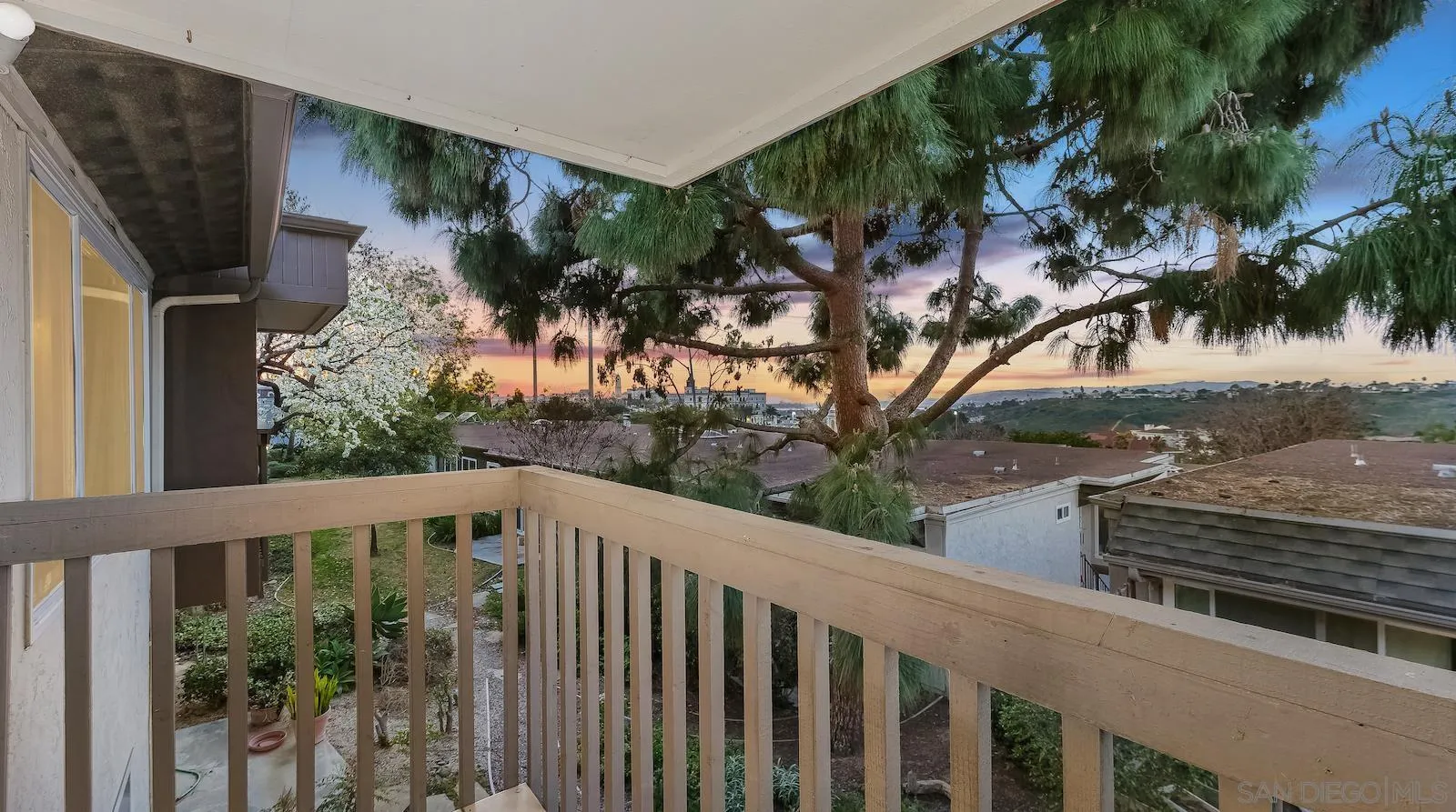 6242 Caminito Luisito