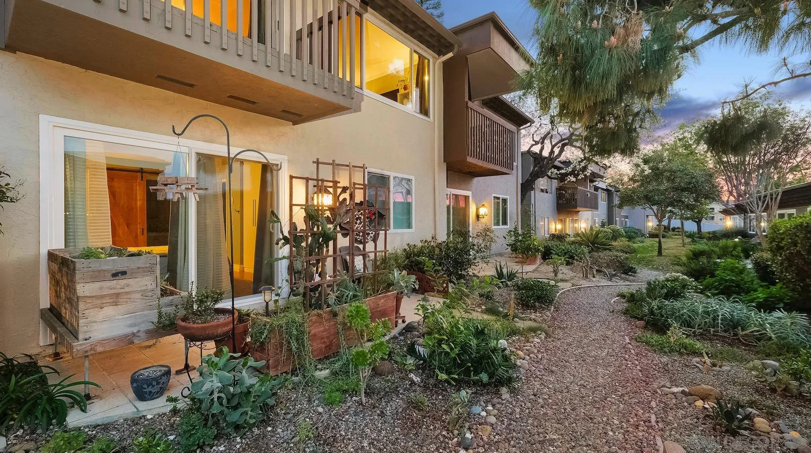 6242 Caminito Luisito