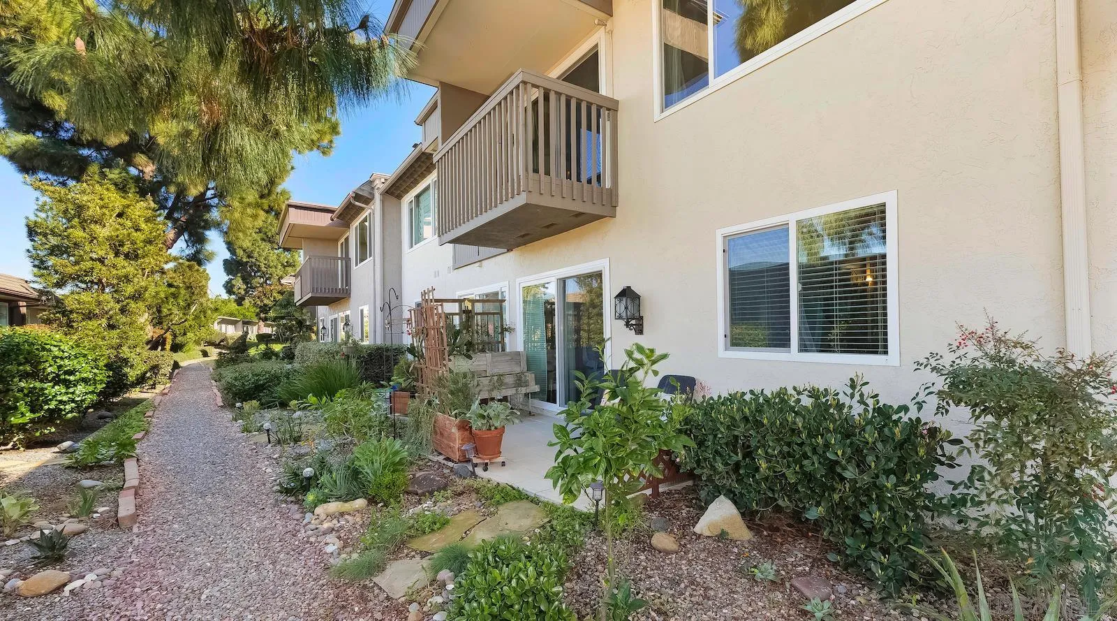 6242 Caminito Luisito