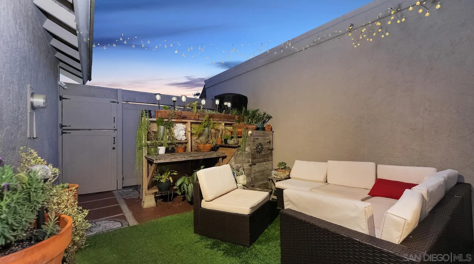 6242 Caminito Luisito