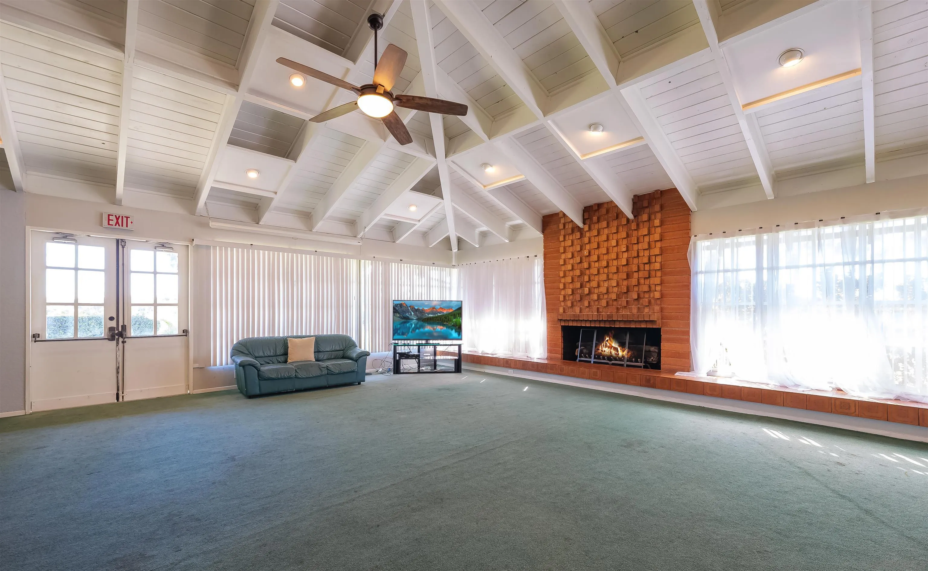 6242 Caminito Luisito