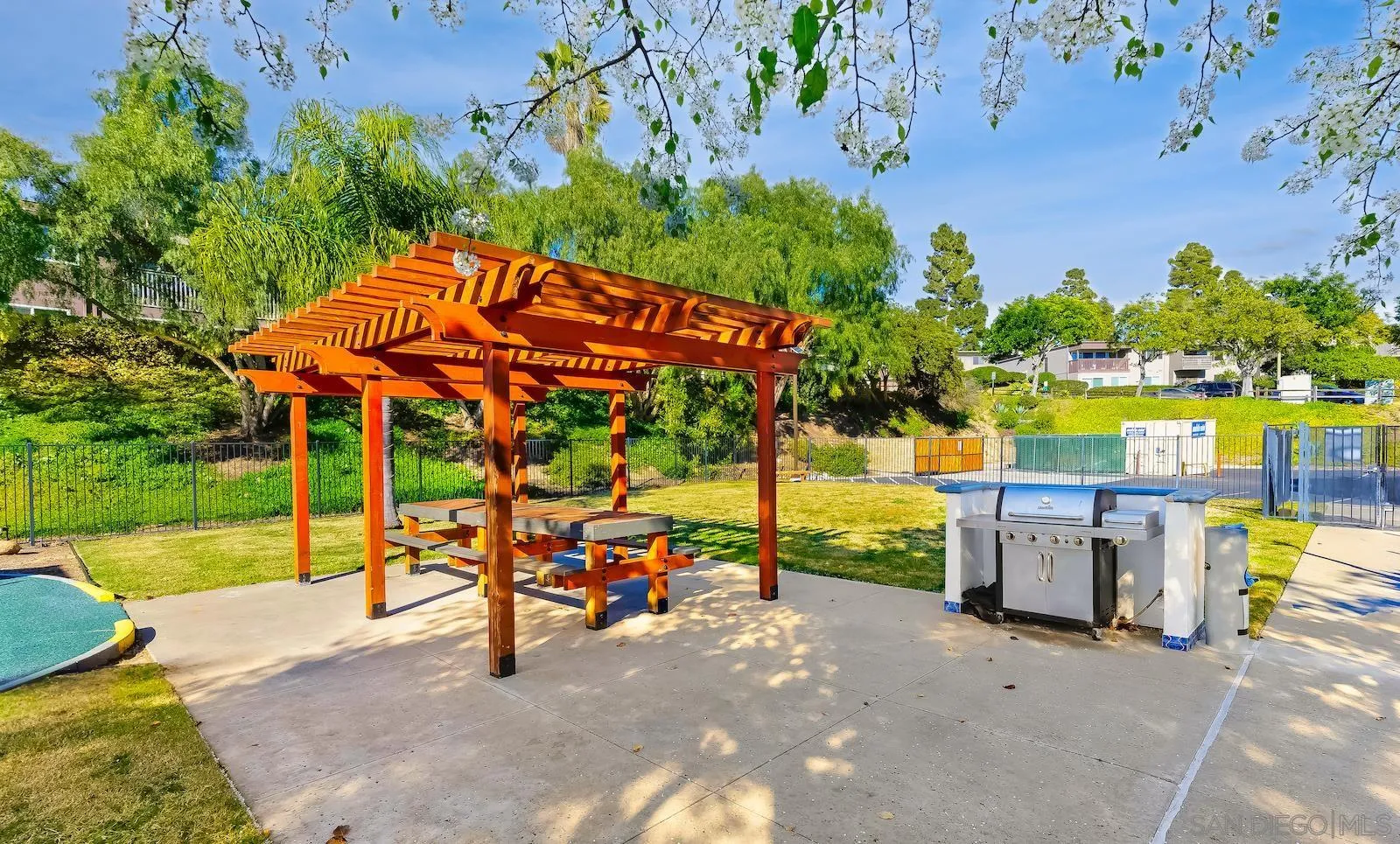 6242 Caminito Luisito