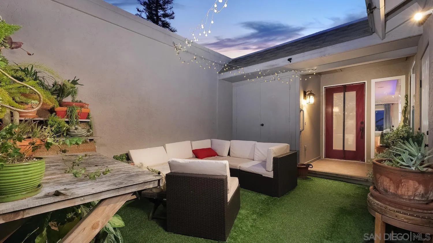 6242 Caminito Luisito