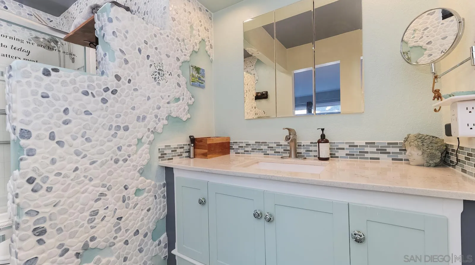 6242 Caminito Luisito