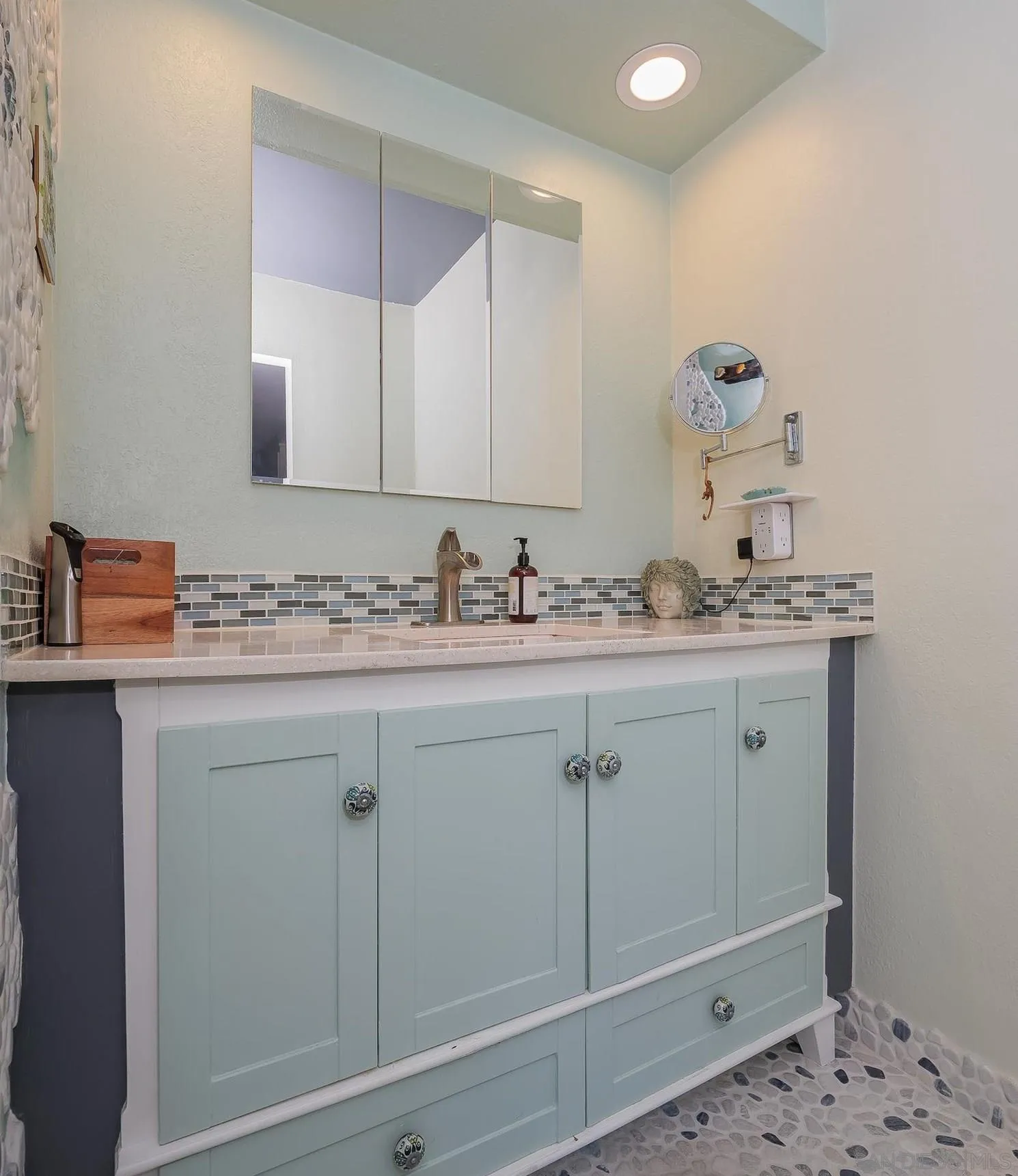 6242 Caminito Luisito