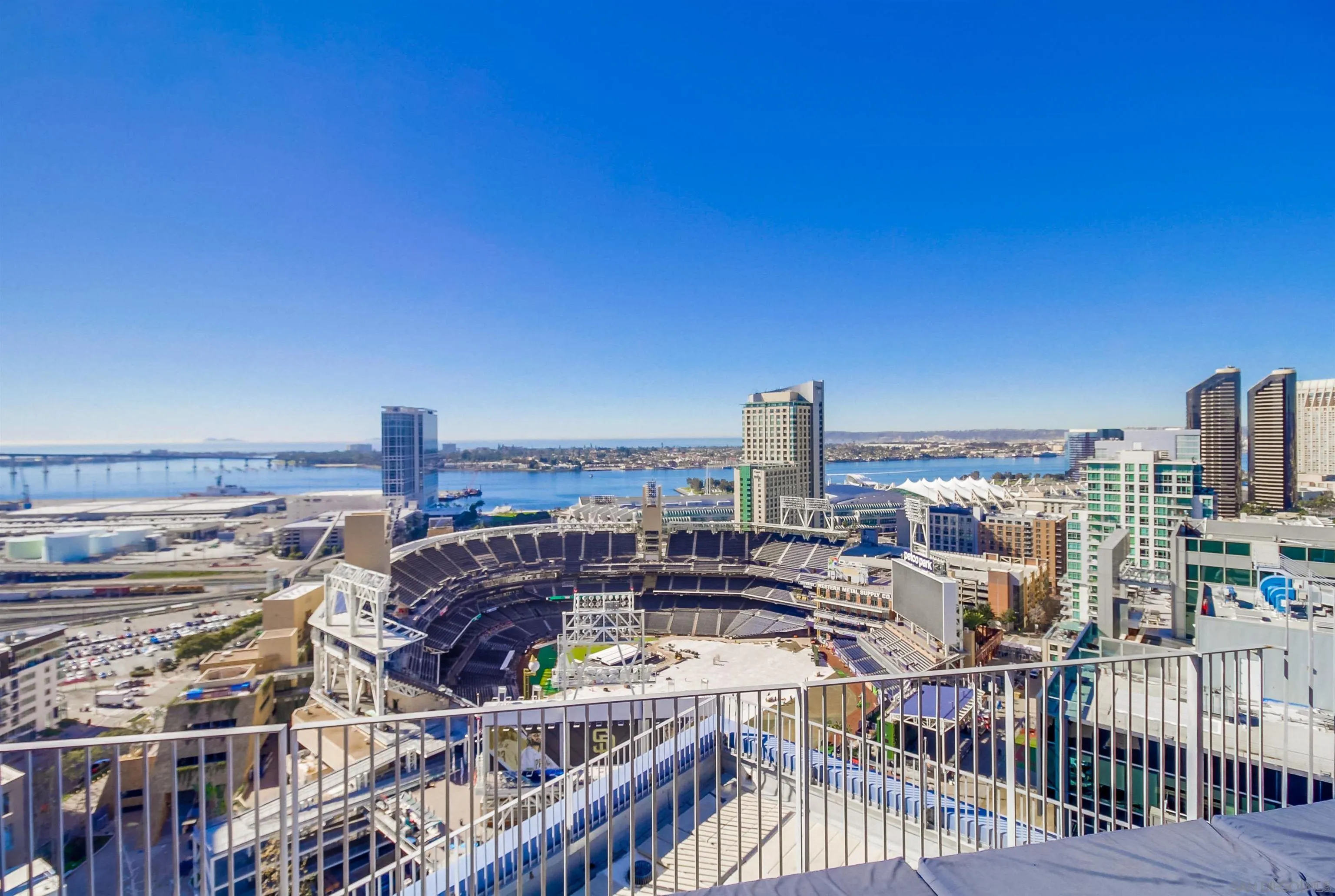 350 11th Avenue # 420