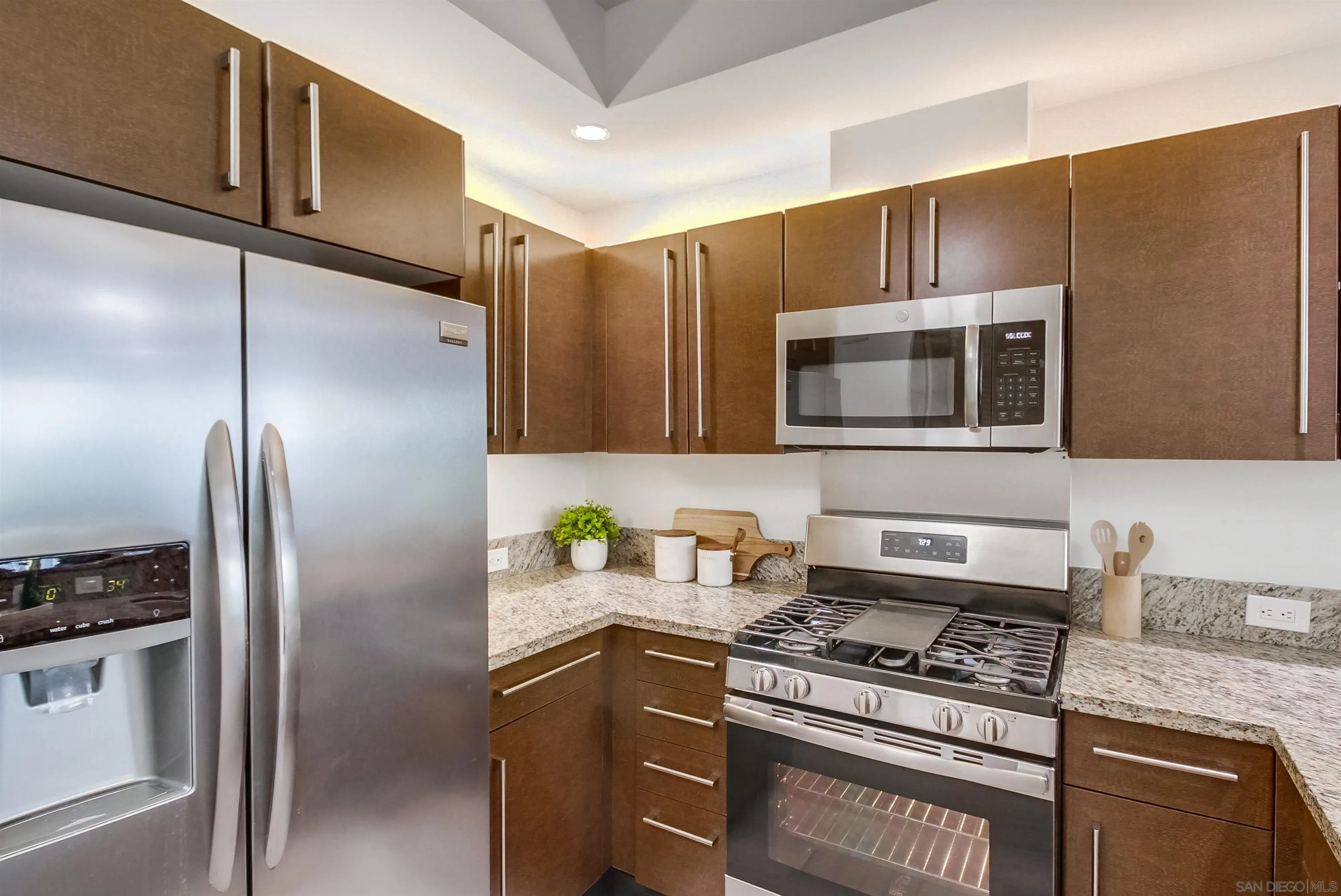 350 11th Avenue # 420