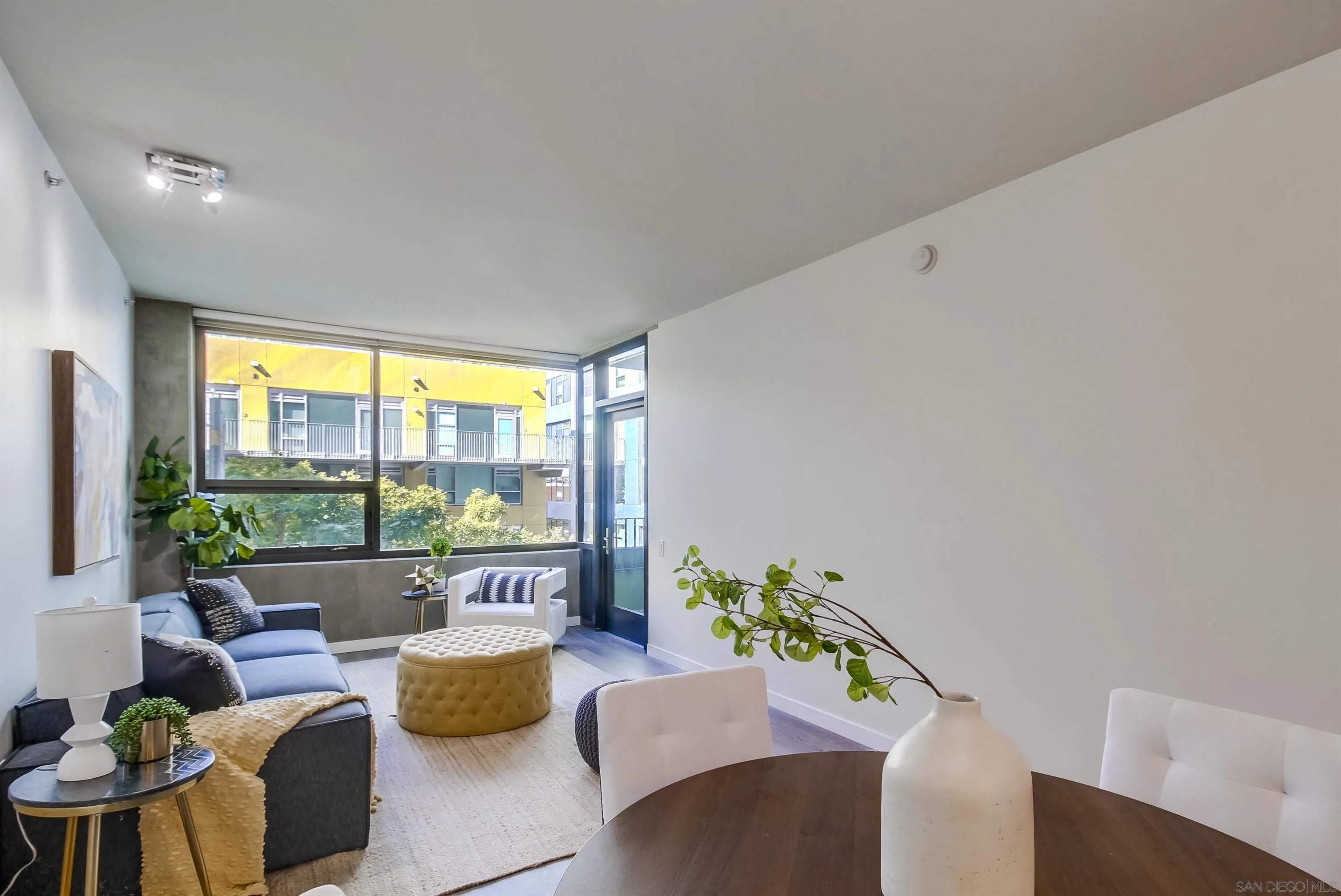 350 11th Avenue # 420