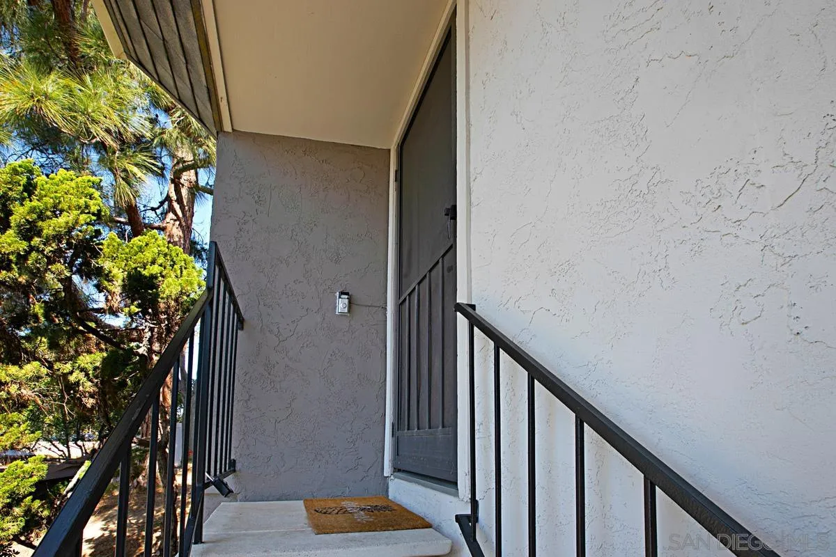 6308 Caminito Salado