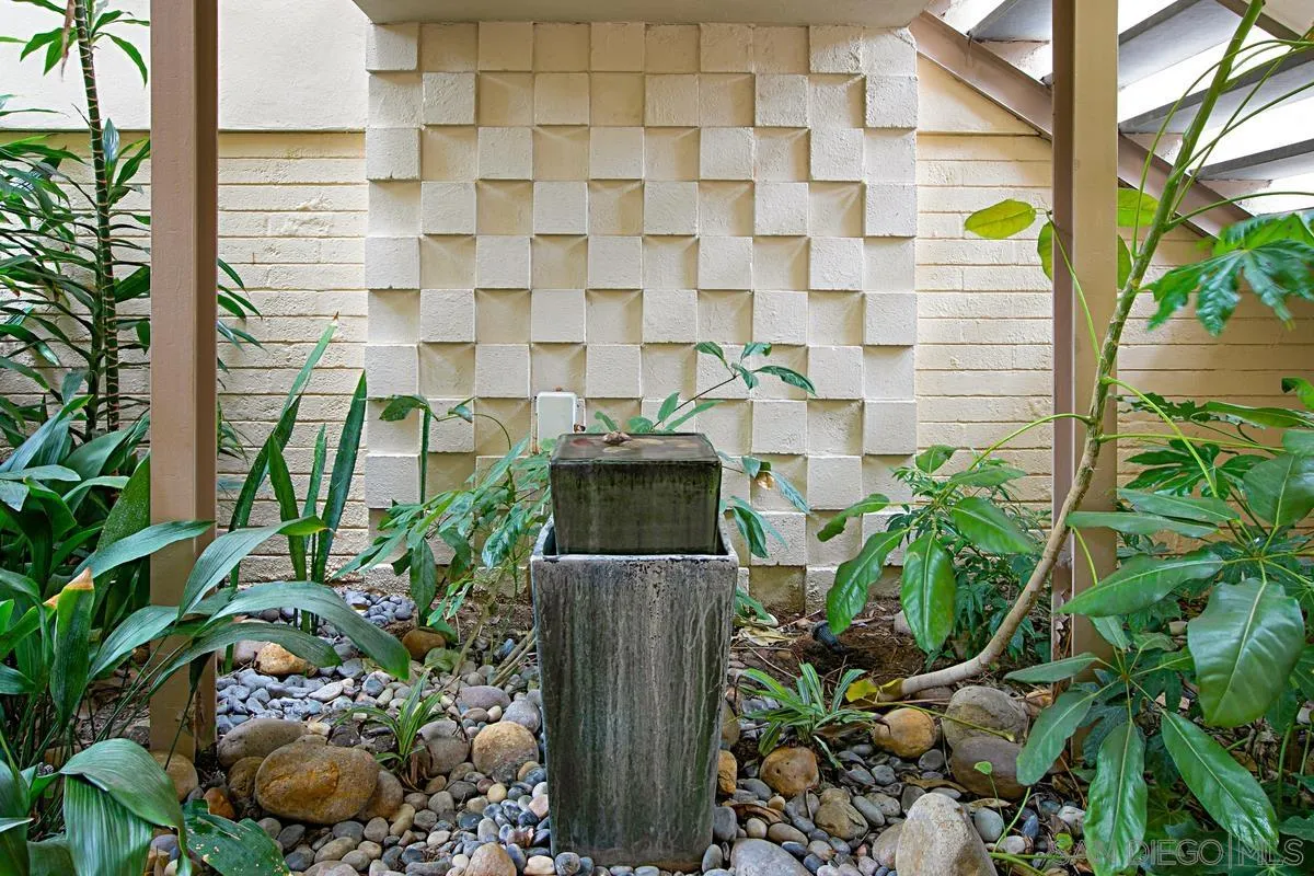 1740 Upas Street # 5