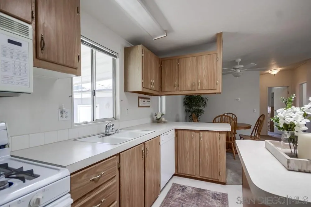 11851 Riverside Drive Spc 275