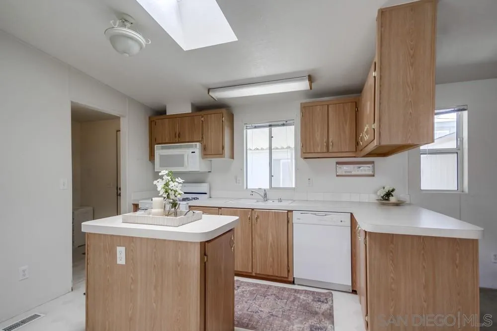 11851 Riverside Drive Spc 275