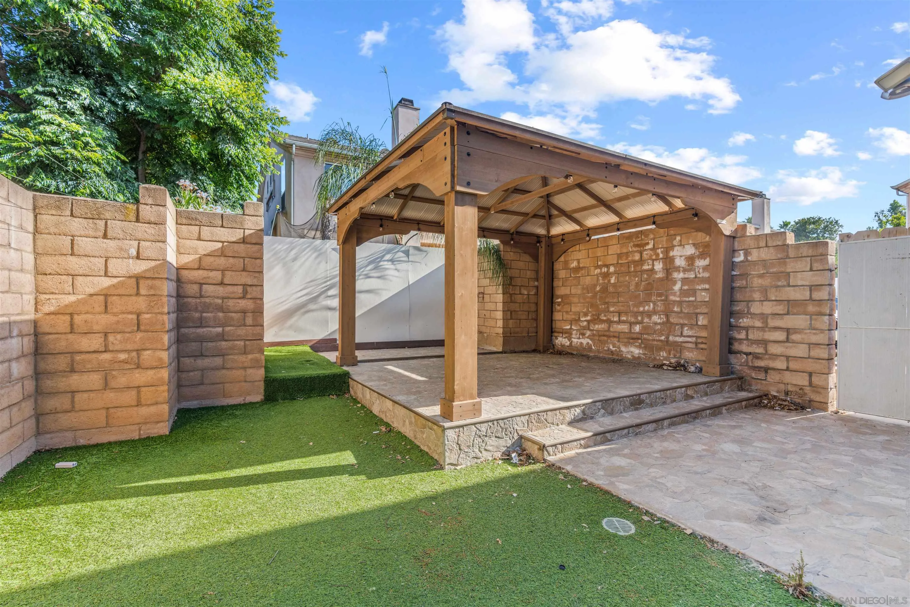 12069 Lemon Crest Dr