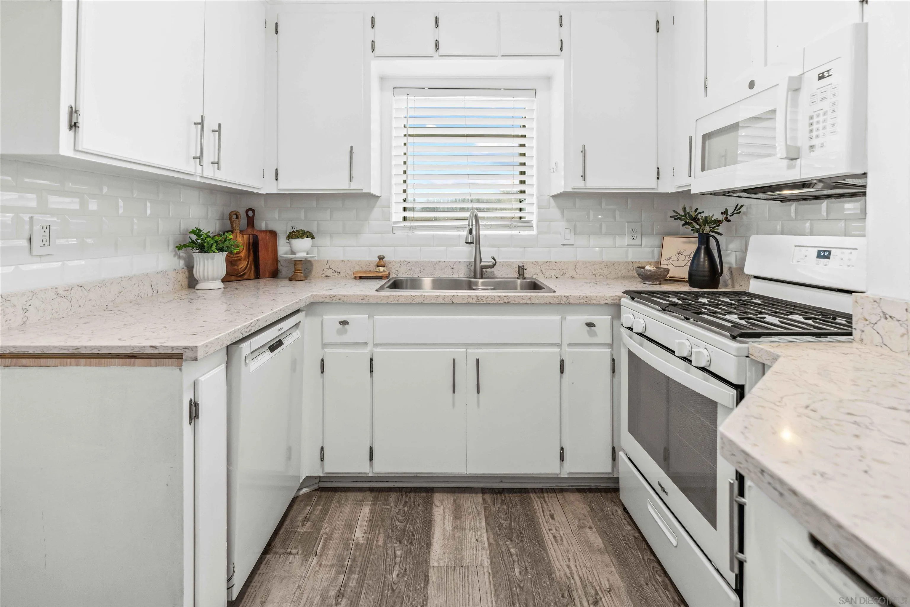 12069 Lemon Crest Dr