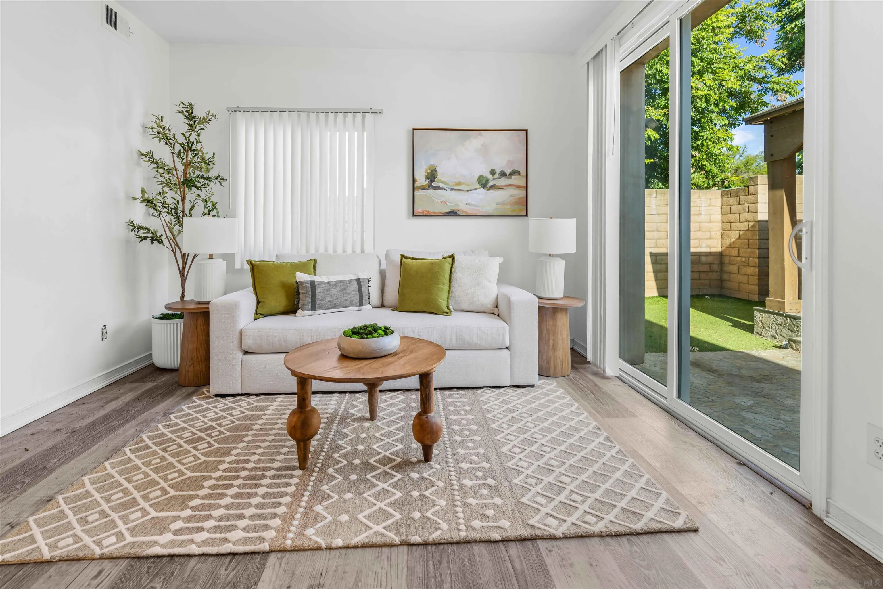 12069 Lemon Crest Dr