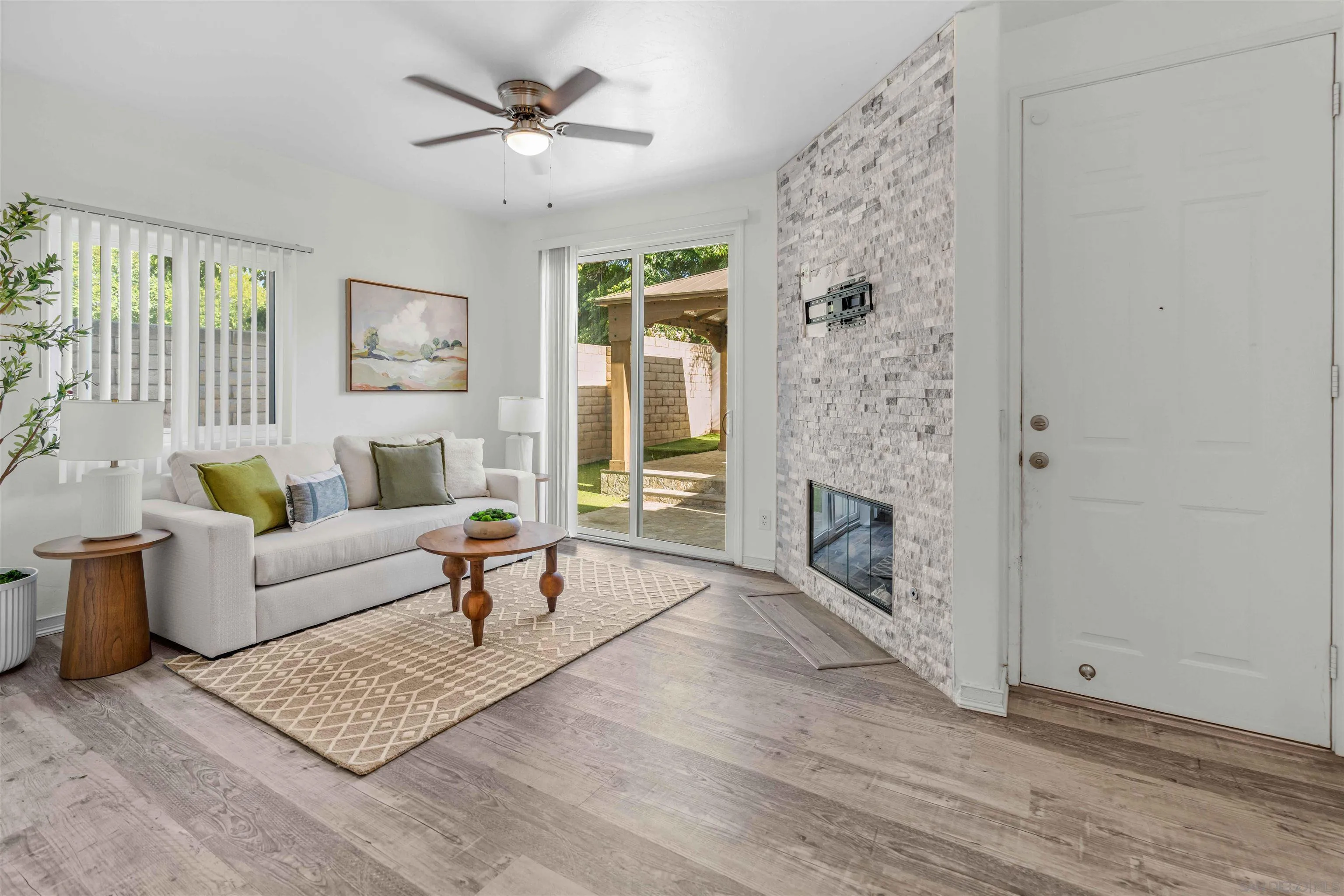 12069 Lemon Crest Dr