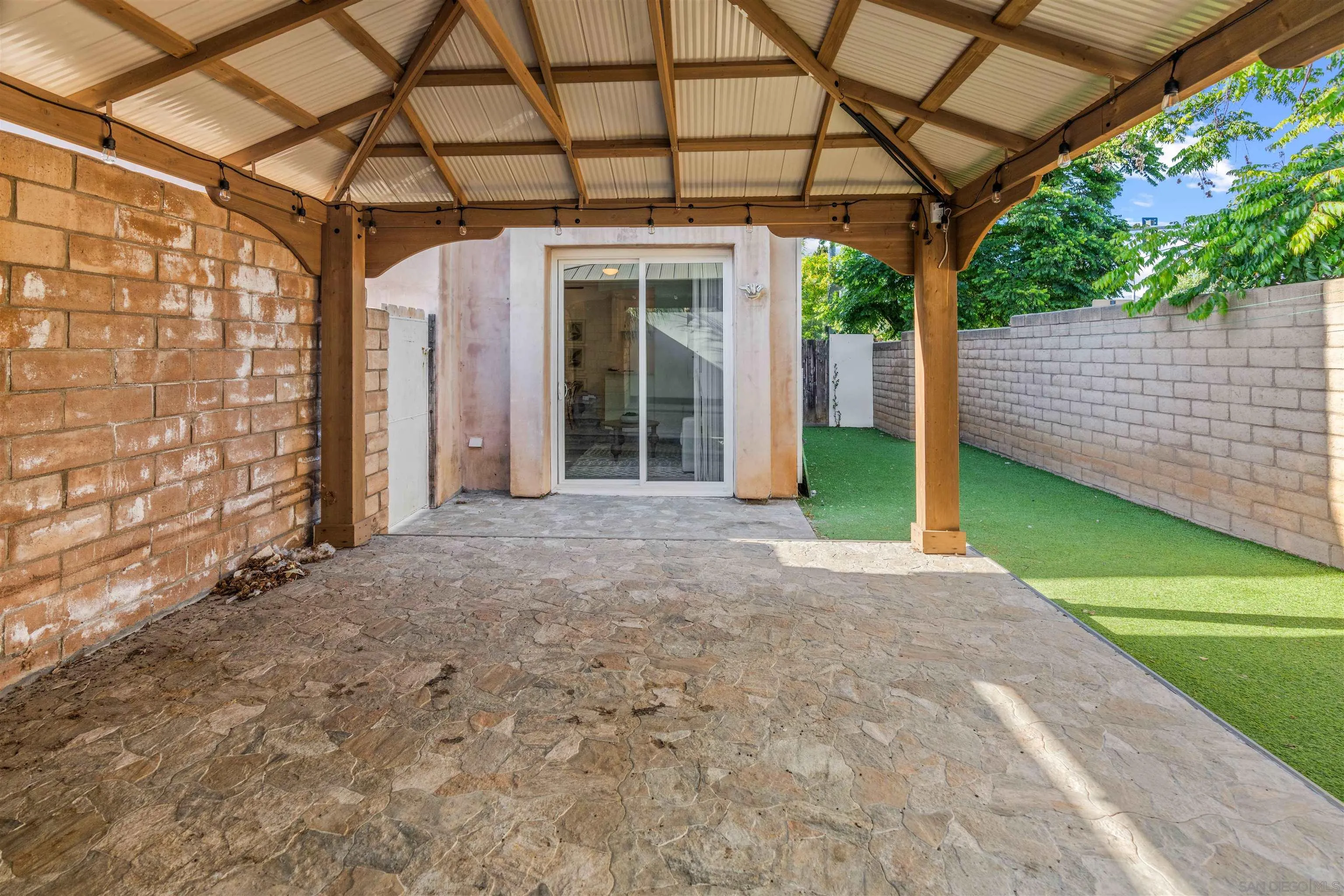 12069 Lemon Crest Dr