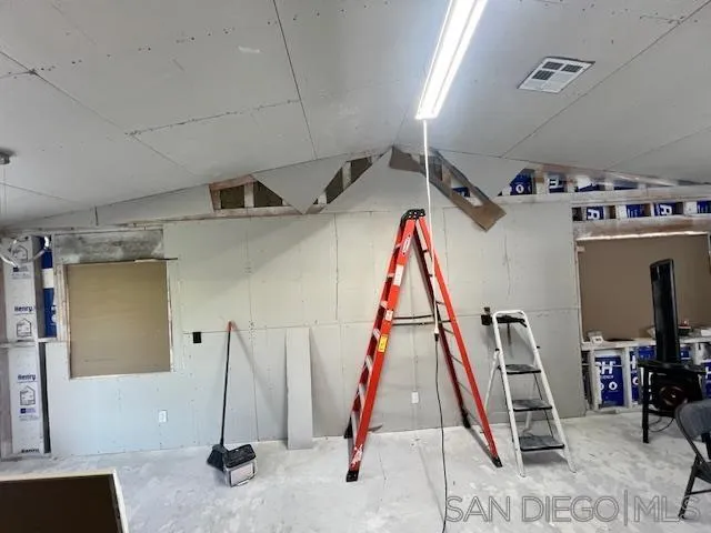 12570 Agua Cayendo Rd