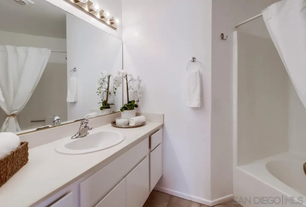 7044 Camino Degrazia # 227