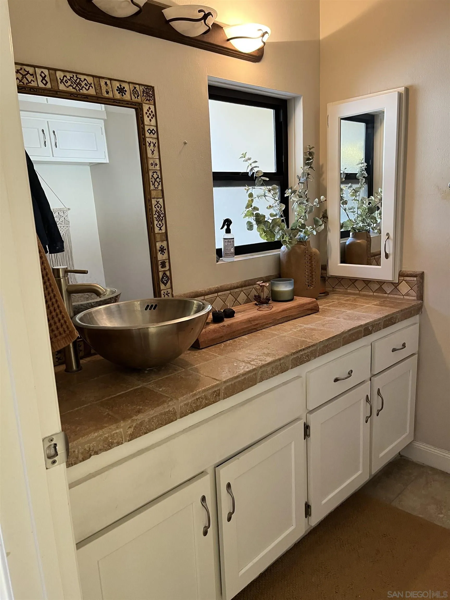 1911 Estrella De Mar Ct.