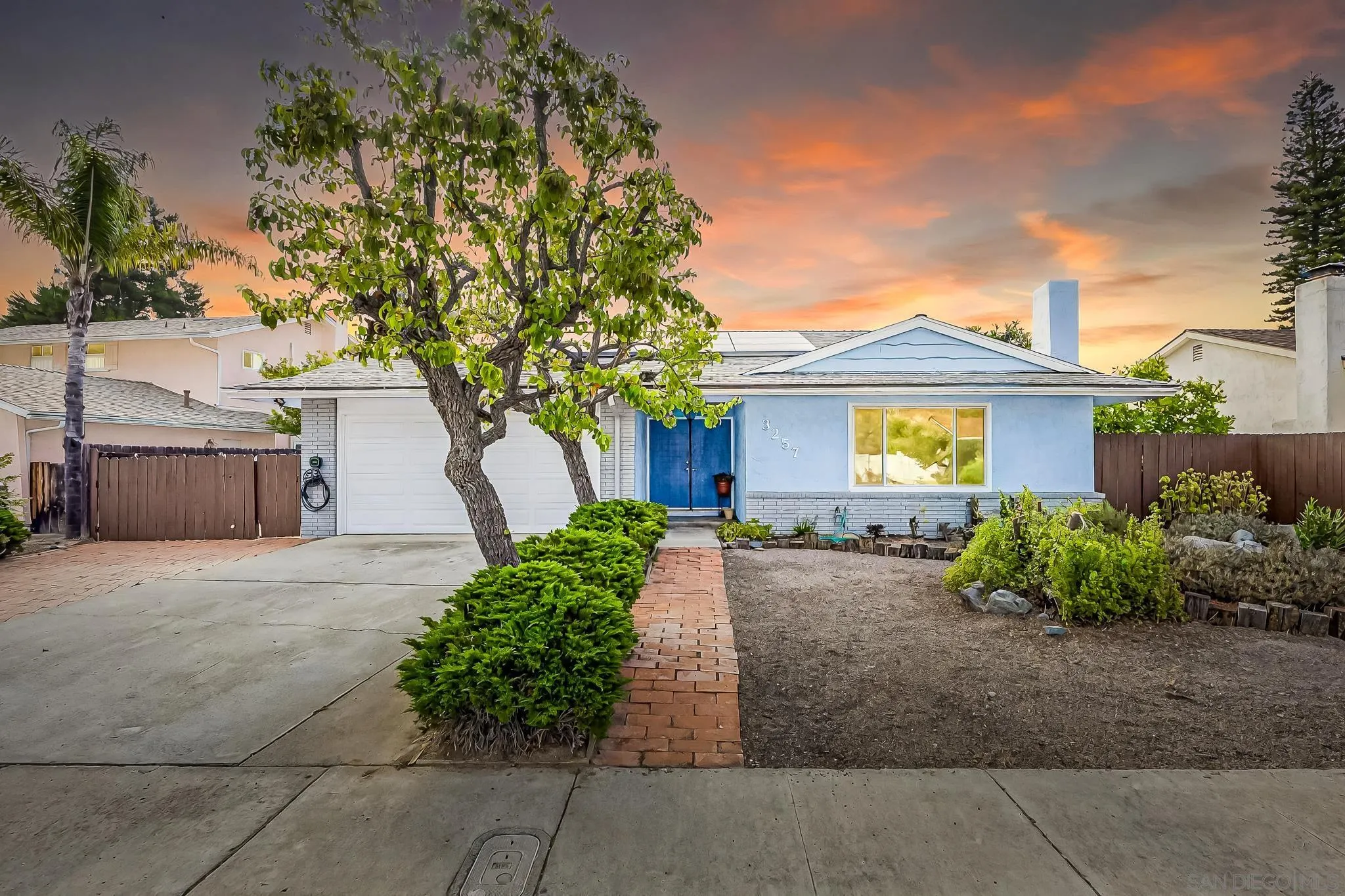 3257 Cristobal Way