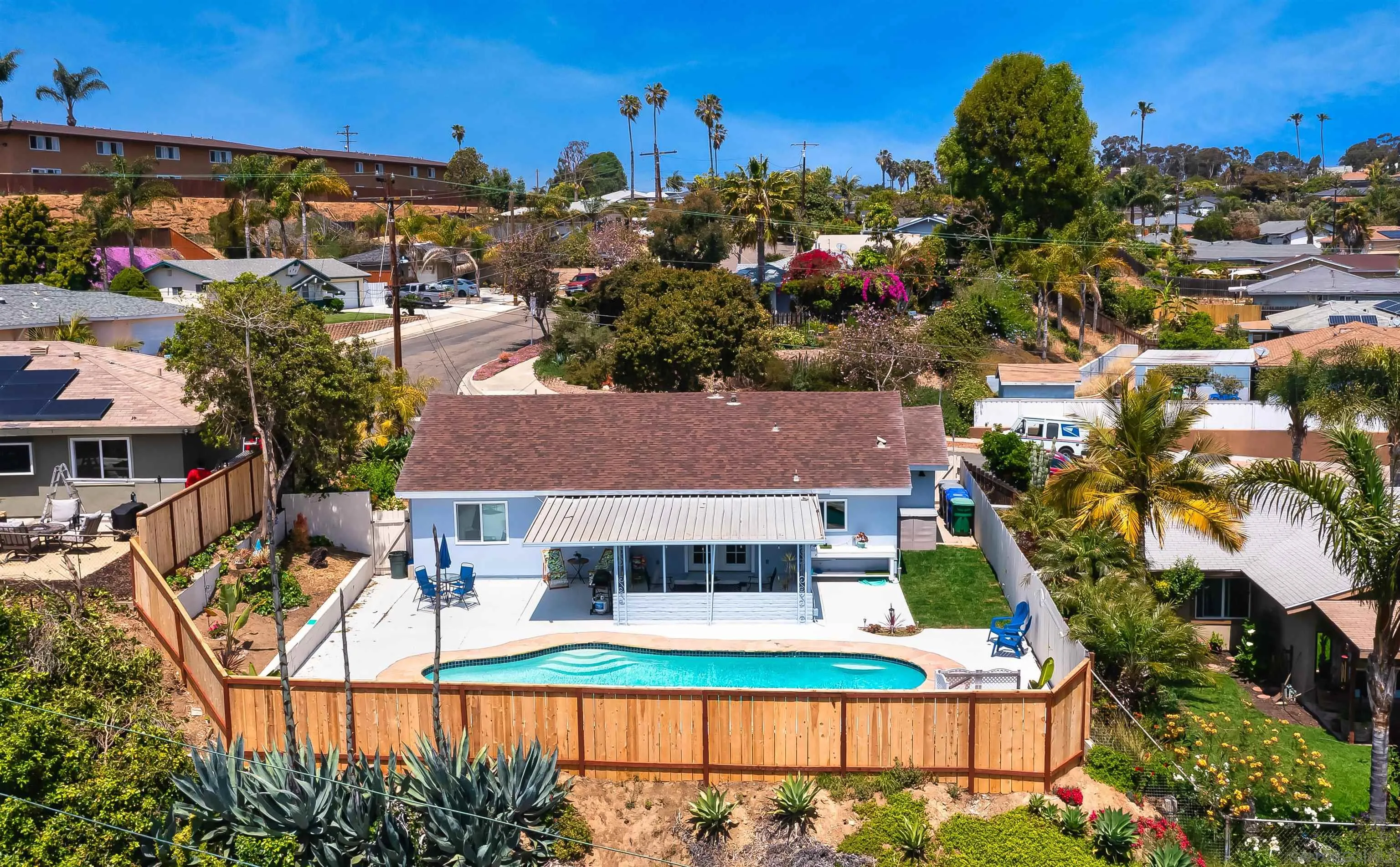 2125 Hilldale
