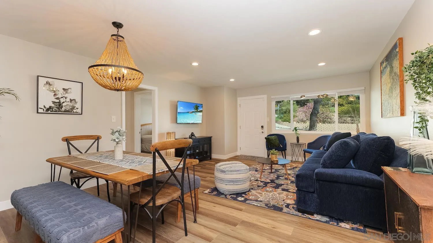 2125 Hilldale