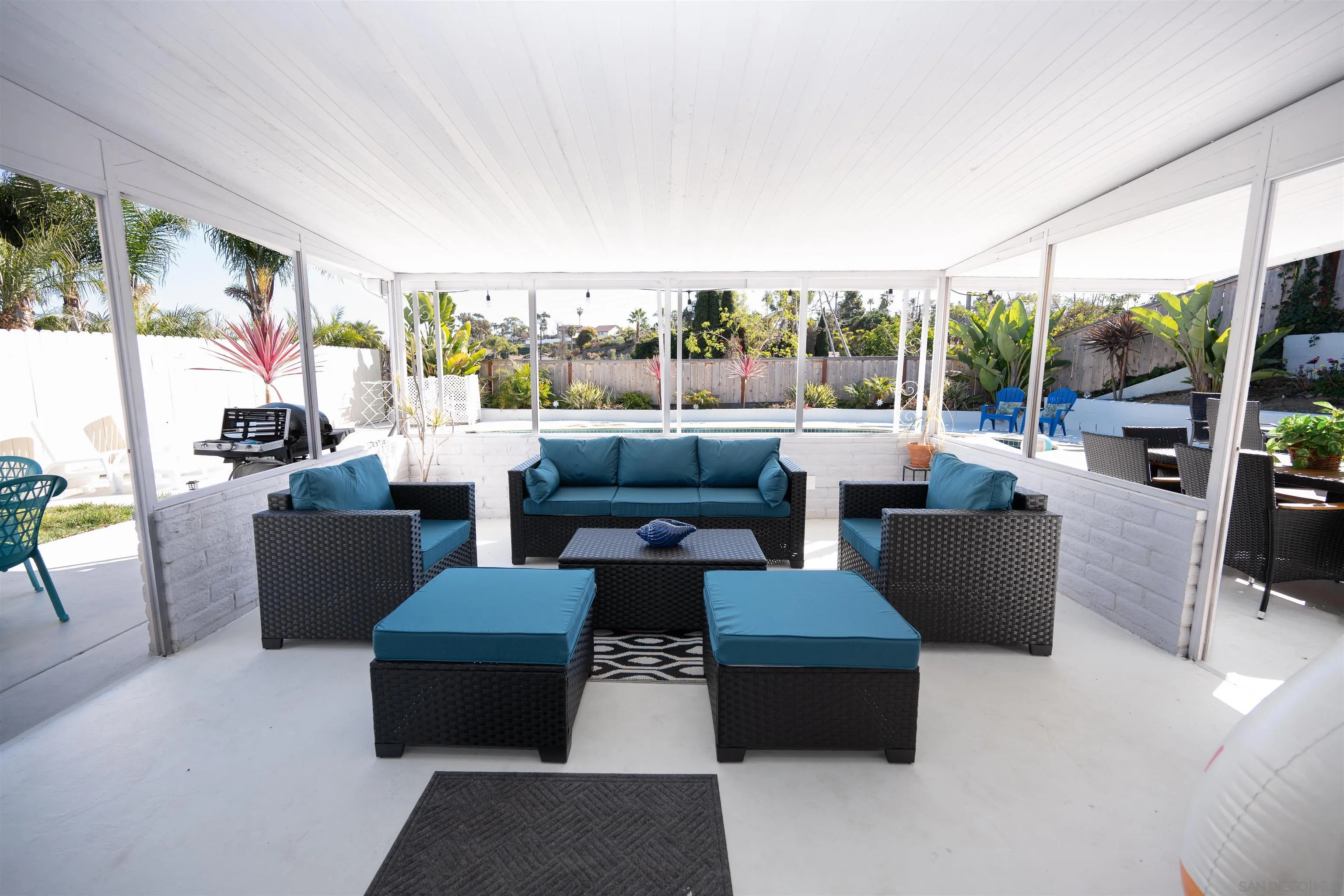 2125 Hilldale