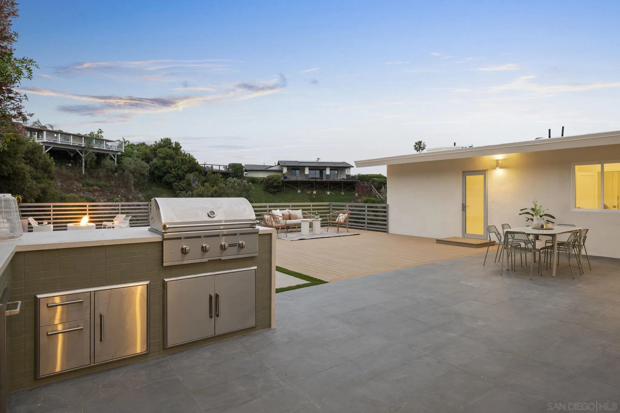 5851 Box Canyon