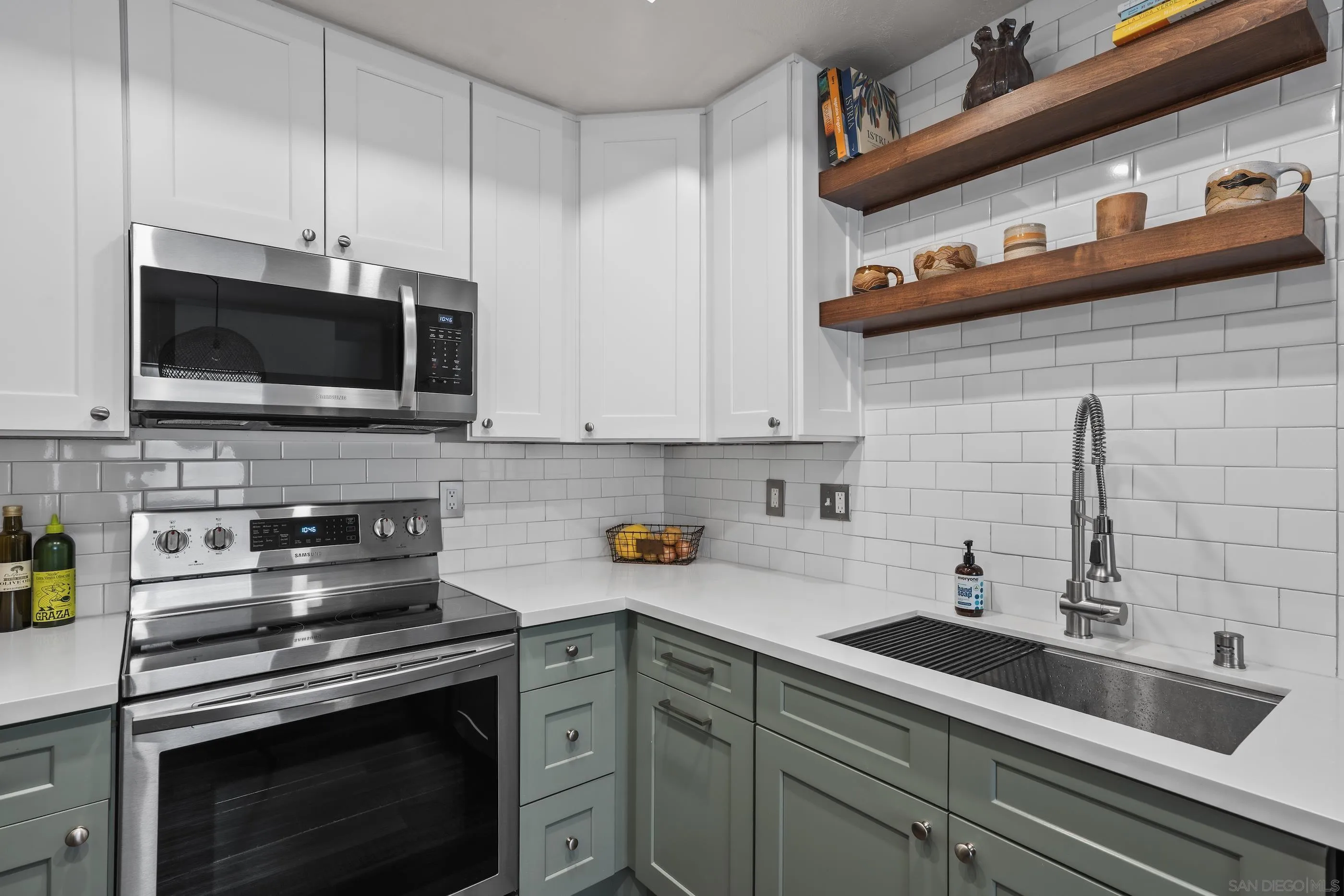 4475 Campus Ave Unit 5