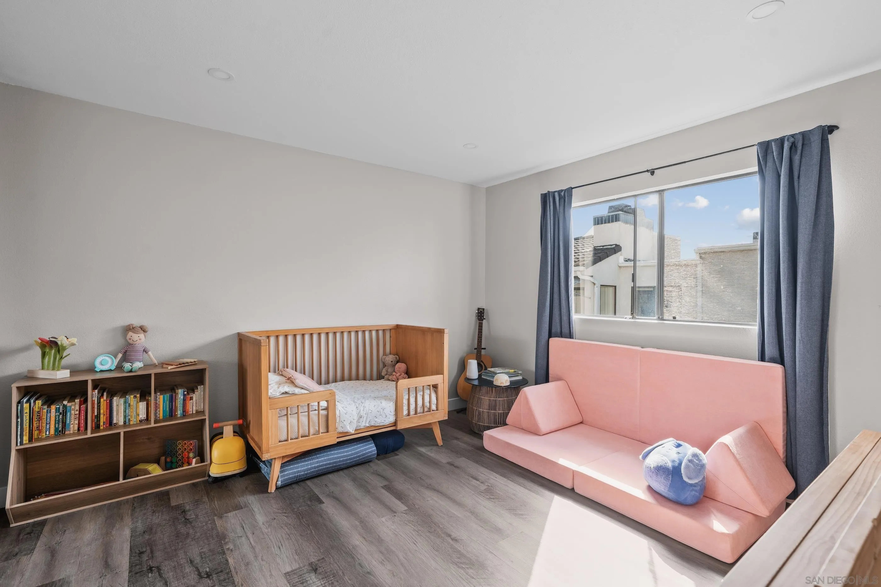 4475 Campus Ave Unit 5