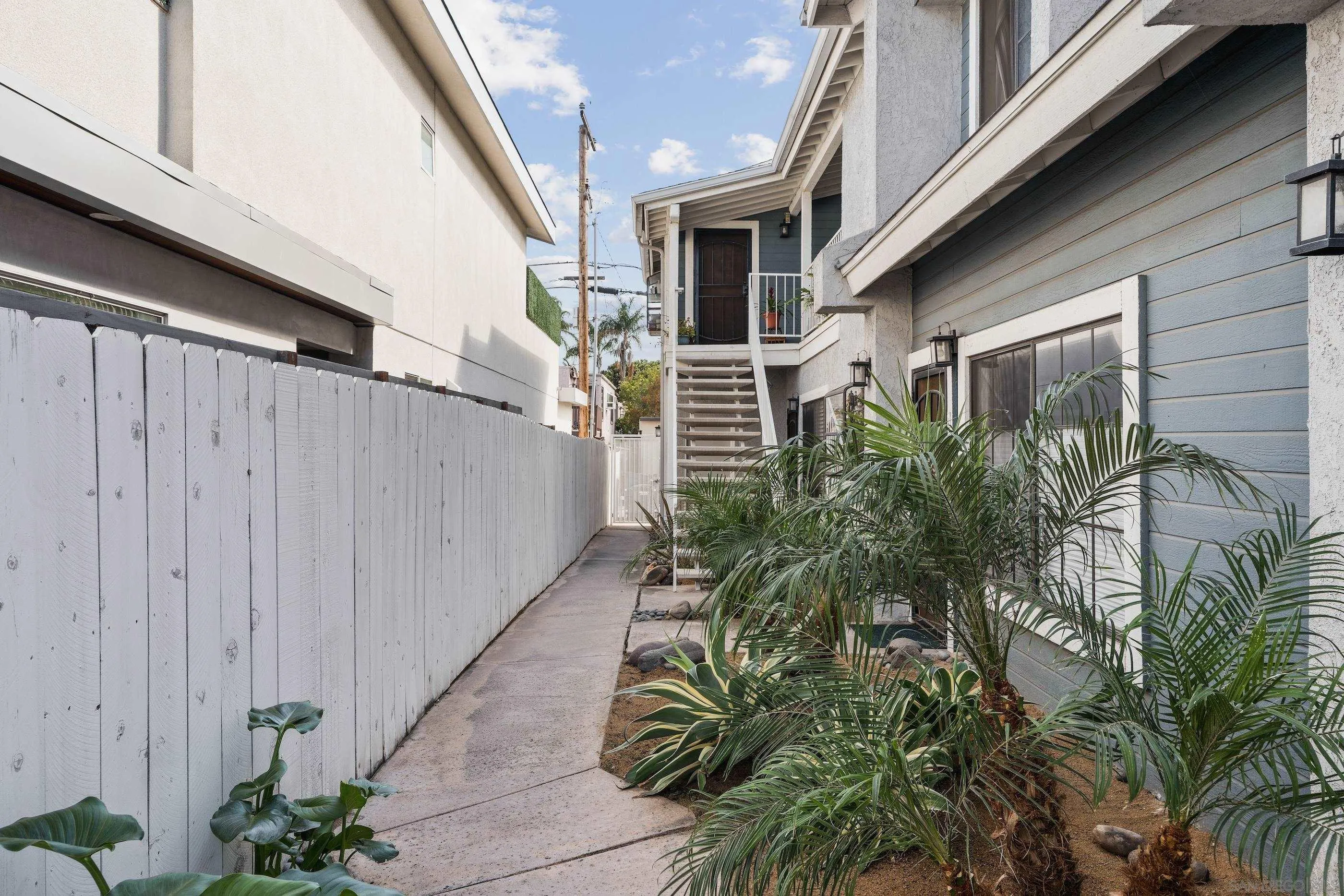 4475 Campus Ave Unit 5