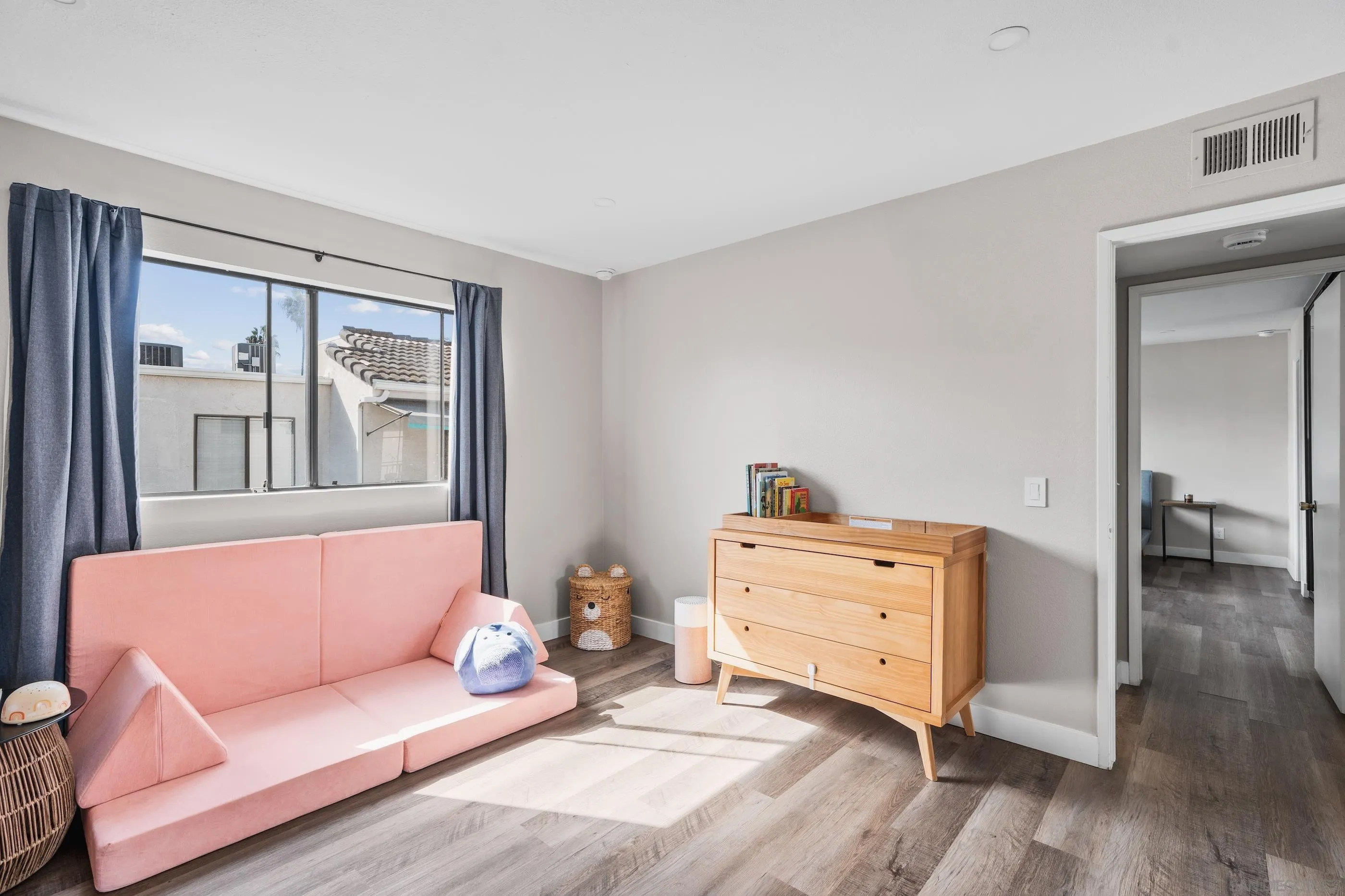 4475 Campus Ave Unit 5