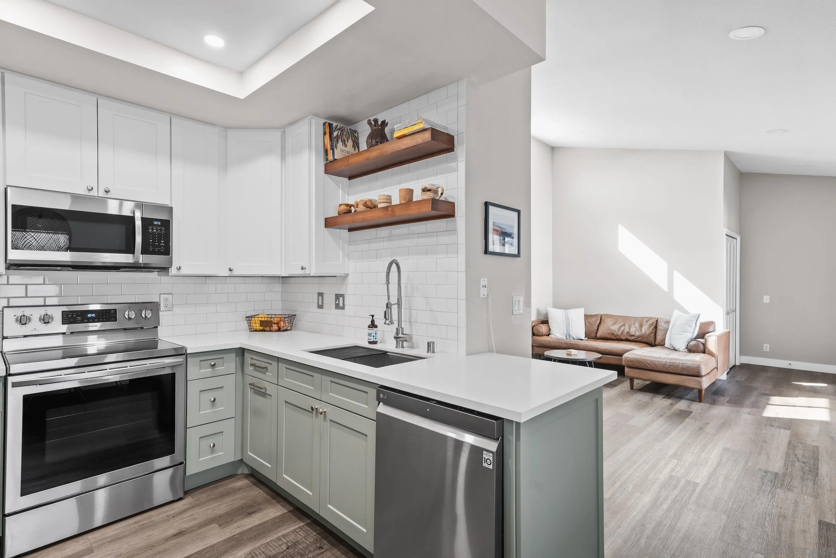 4475 Campus Ave Unit 5