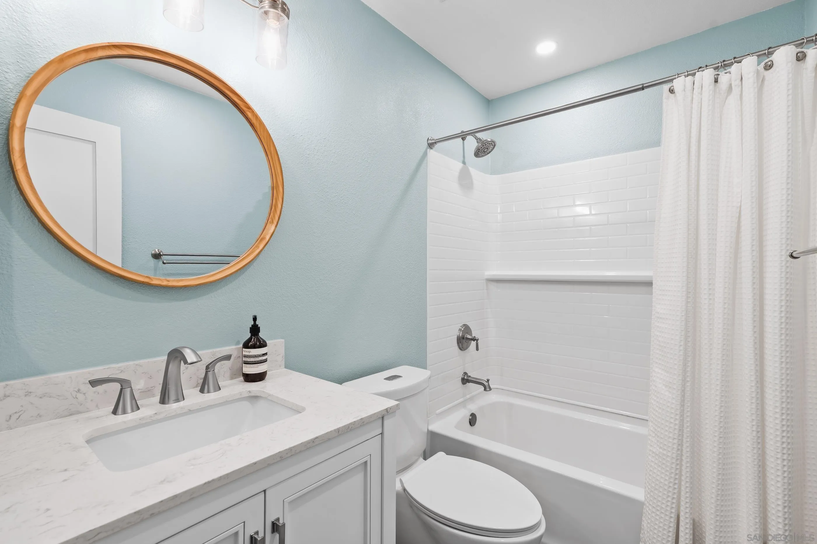 4475 Campus Ave Unit 5