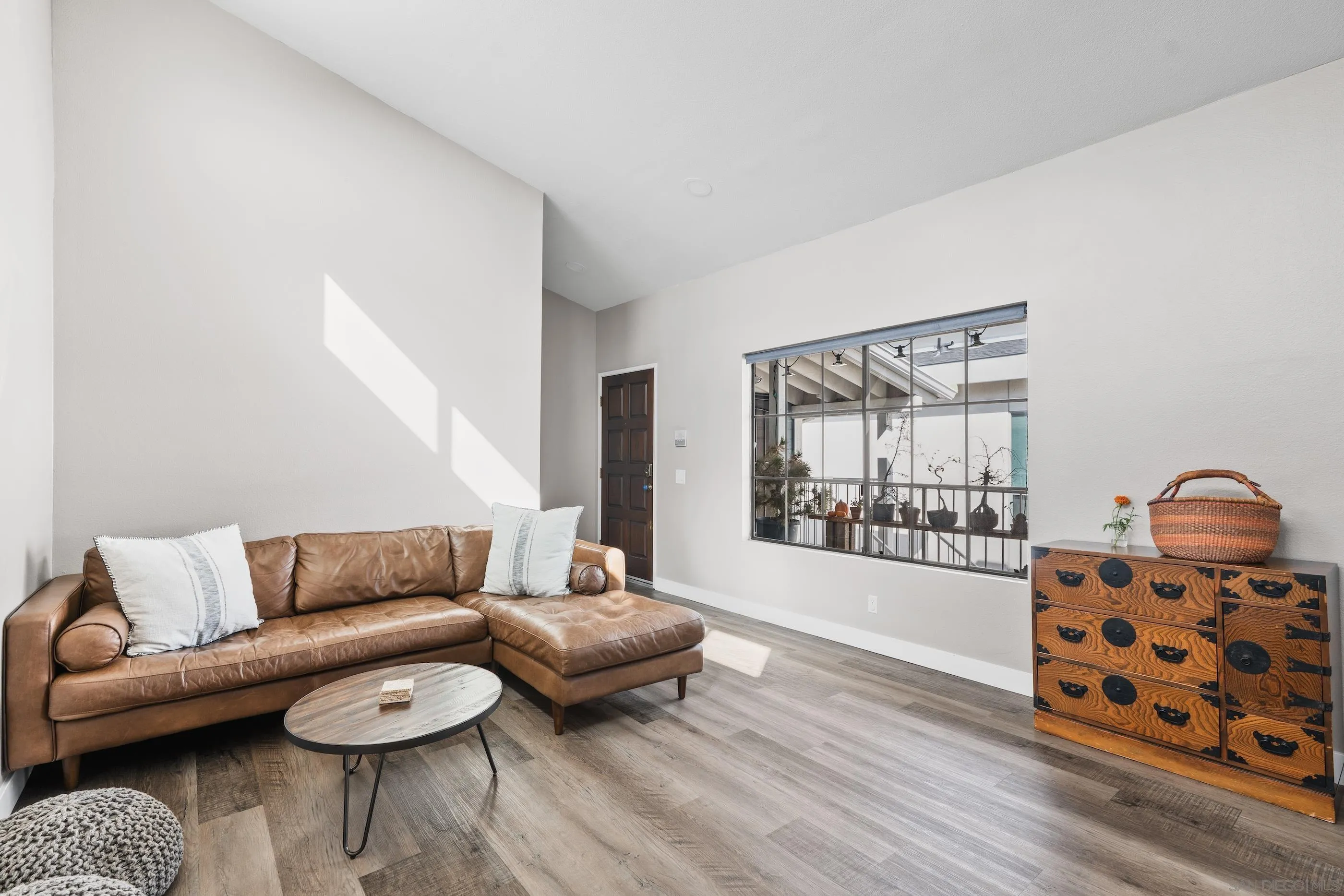 4475 Campus Ave Unit 5