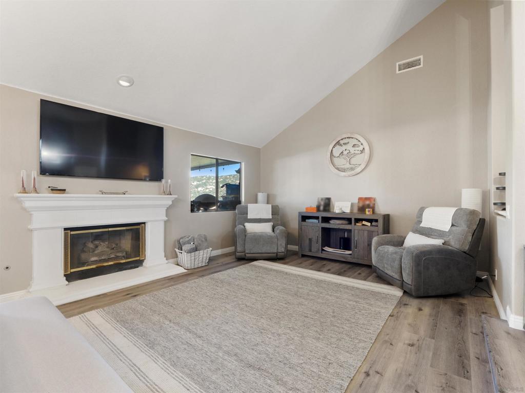 475 Summerhill Terrace