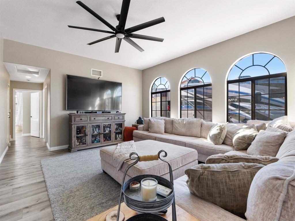 475 Summerhill Terrace