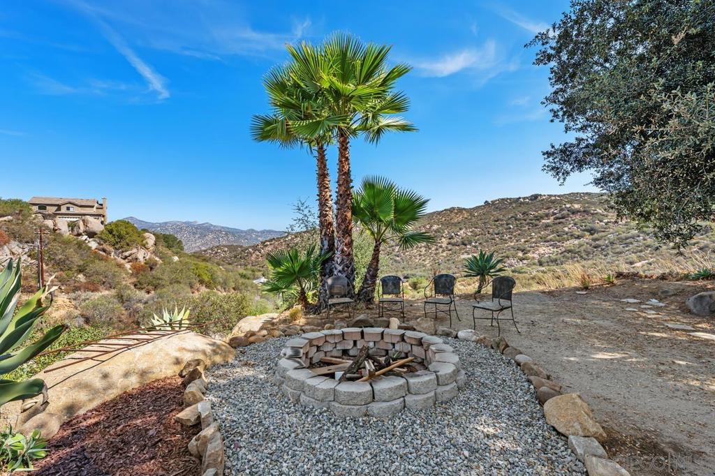 13044 Yerba Valley Way