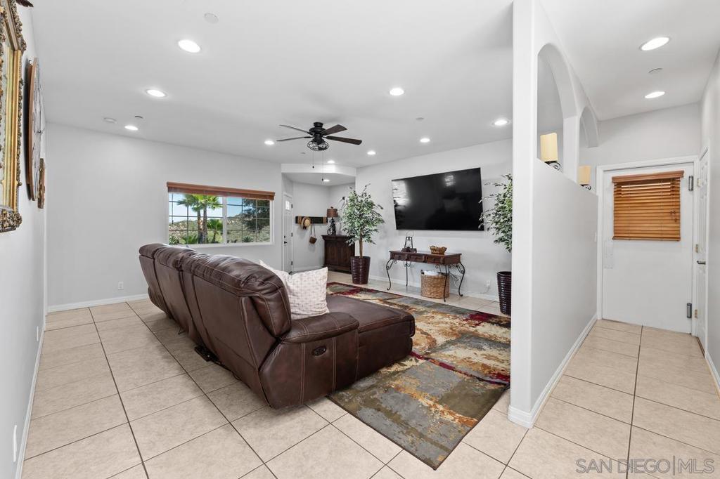 13044 Yerba Valley Way