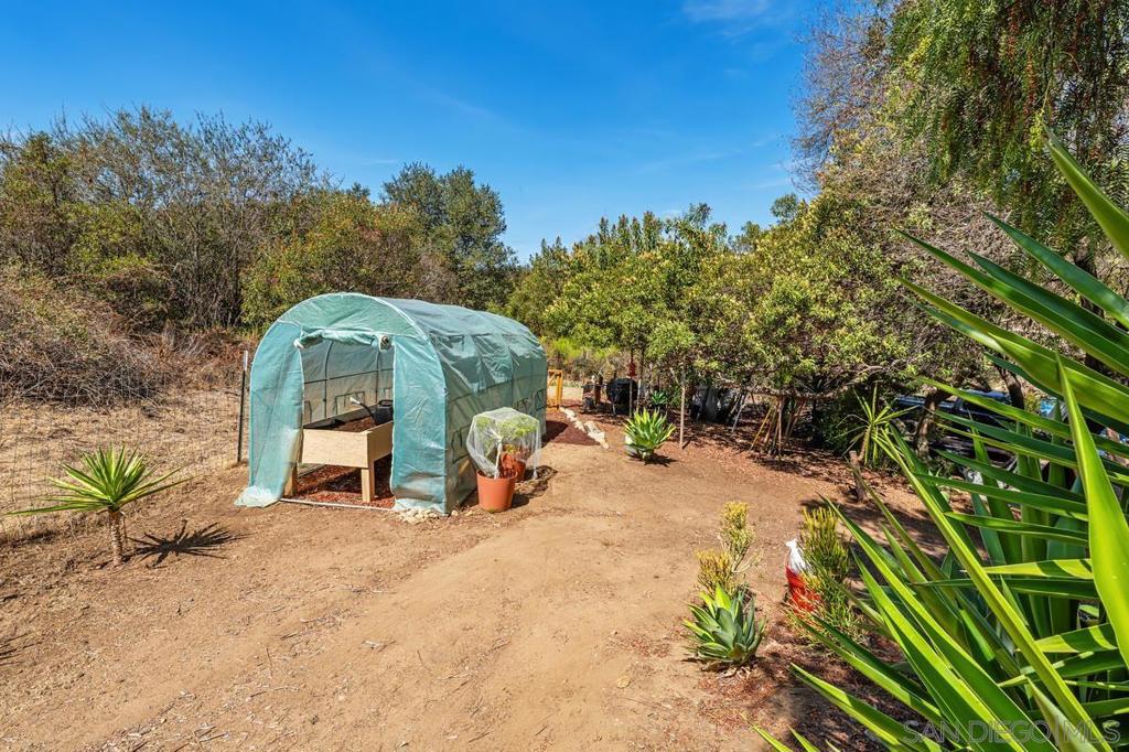 13044 Yerba Valley Way
