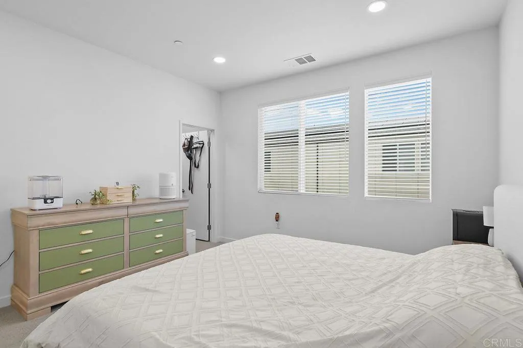 5480 Shorefront Dr. Unit #166