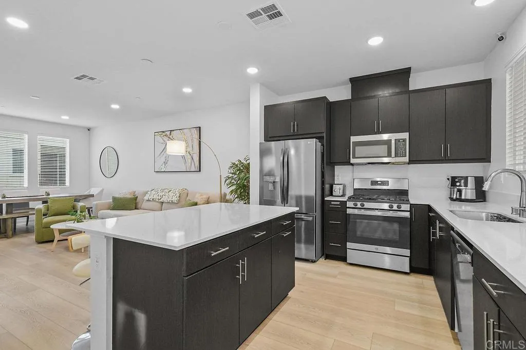 5480 Shorefront Dr. Unit #166