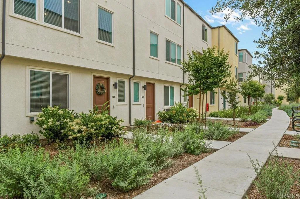 5480 Shorefront Dr. Unit #166