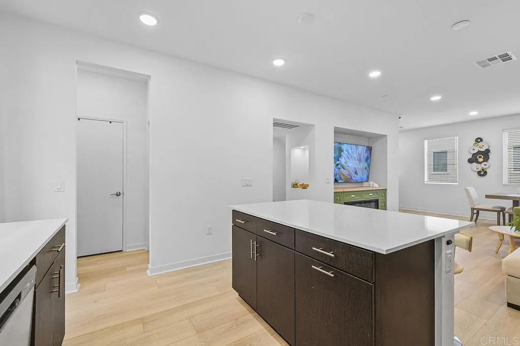 5480 Shorefront Dr. Unit #166