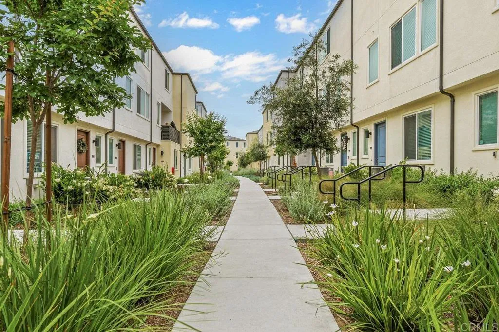 5480 Shorefront Dr. Unit #166